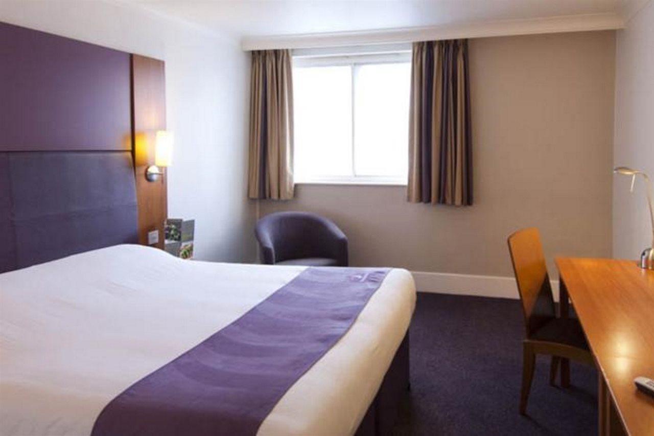 Premier Inn Glasgow Newton Mearns Eksteriør bilde