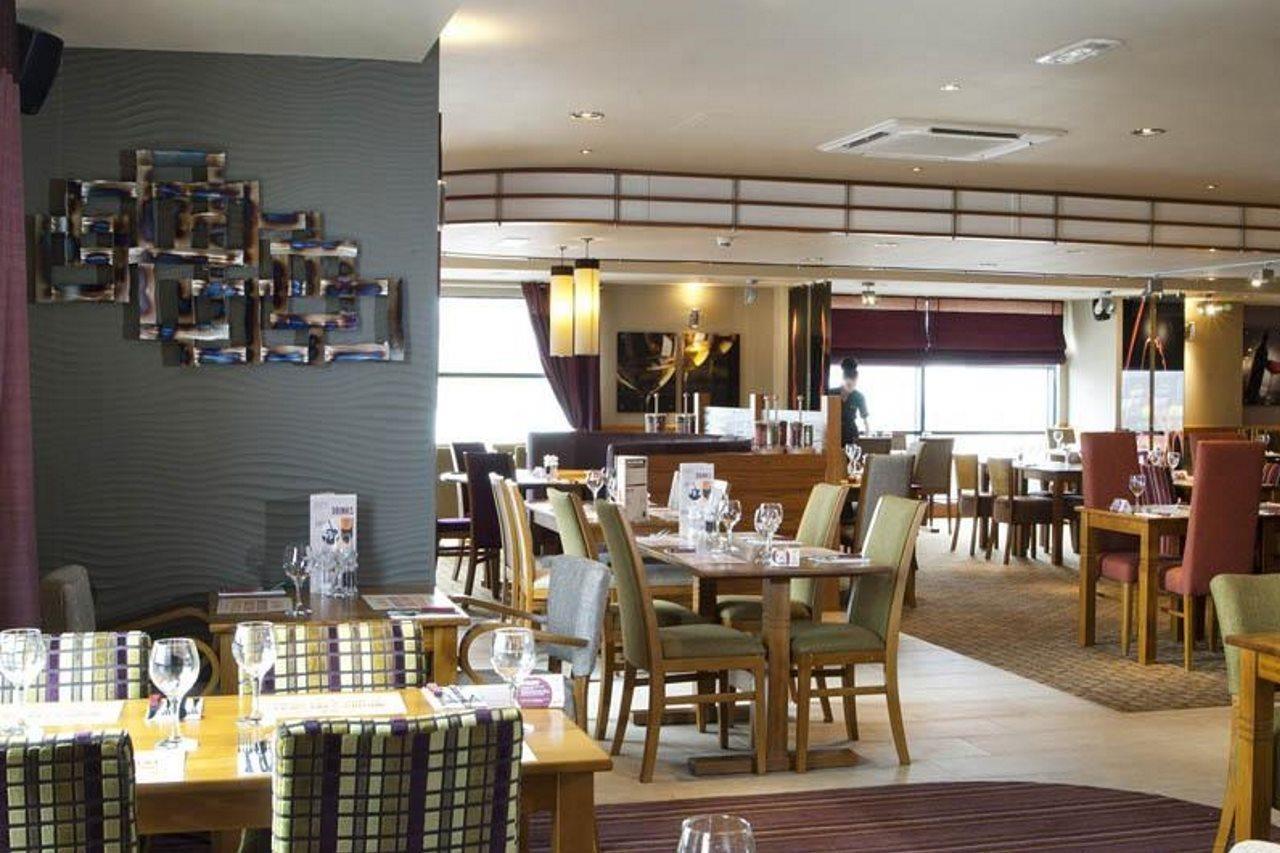 Premier Inn Glasgow Newton Mearns Eksteriør bilde