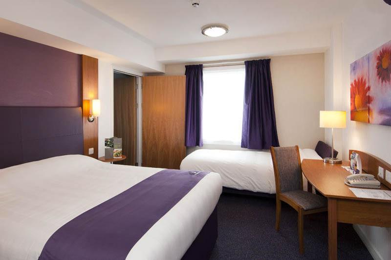 Premier Inn Glasgow Newton Mearns Eksteriør bilde